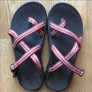 NEW! Chaco strappy sandals red & white. Size 7